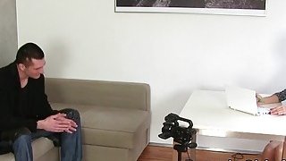 偷窥小说我的异地骚货女友拍奶